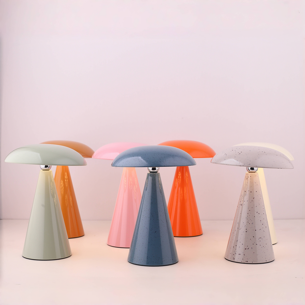 Rechargeable Magnetic Table Lamp in Melamine--RT6810-S